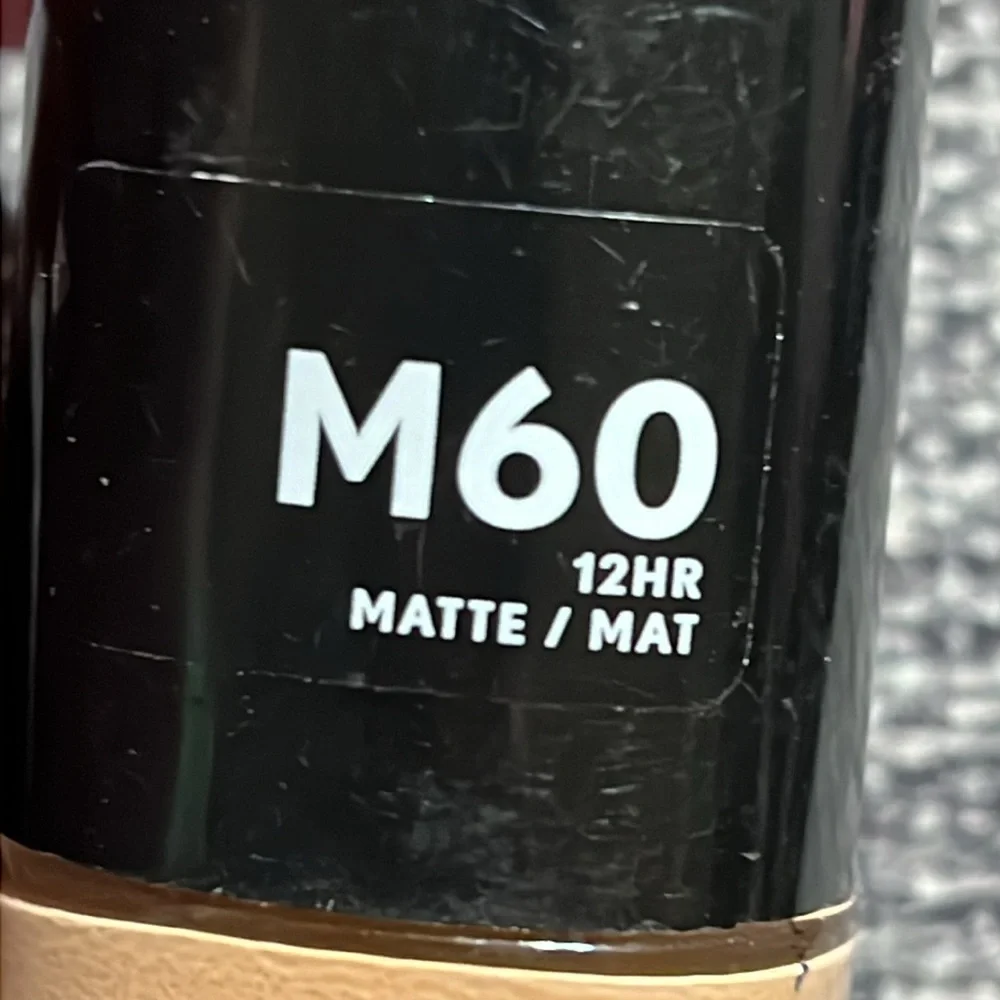 NWT Covergirl TruBlemd Matte Made Foundation